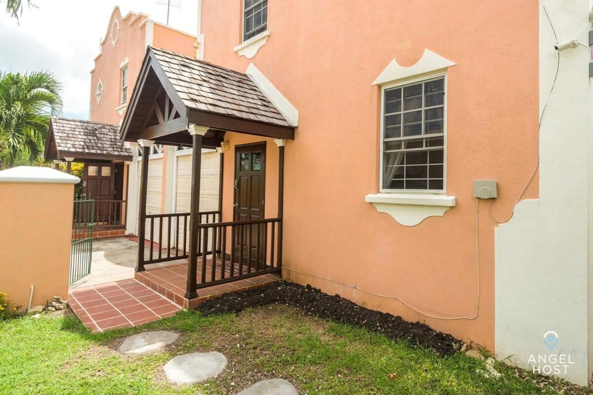 2-Story Townhome With Private Pool, Ideal For Group! Christ Church Exterior photo