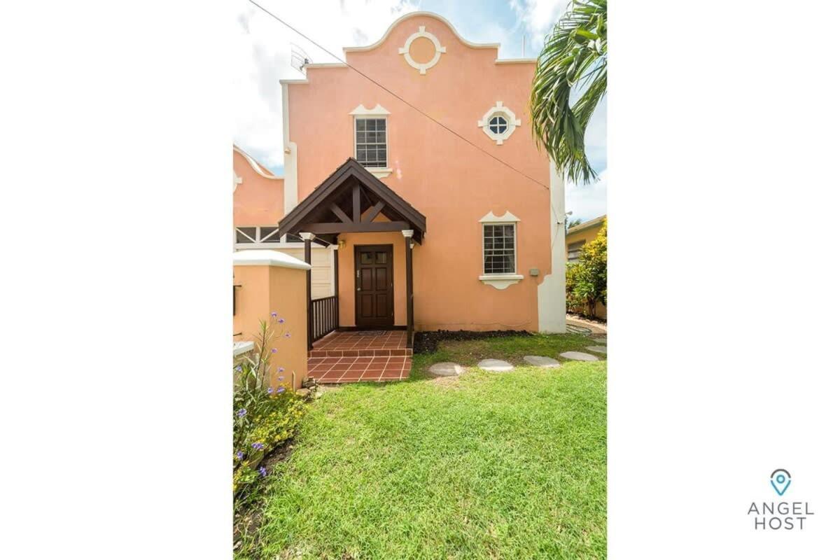 2-Story Townhome With Private Pool, Ideal For Group! Christ Church Exterior photo