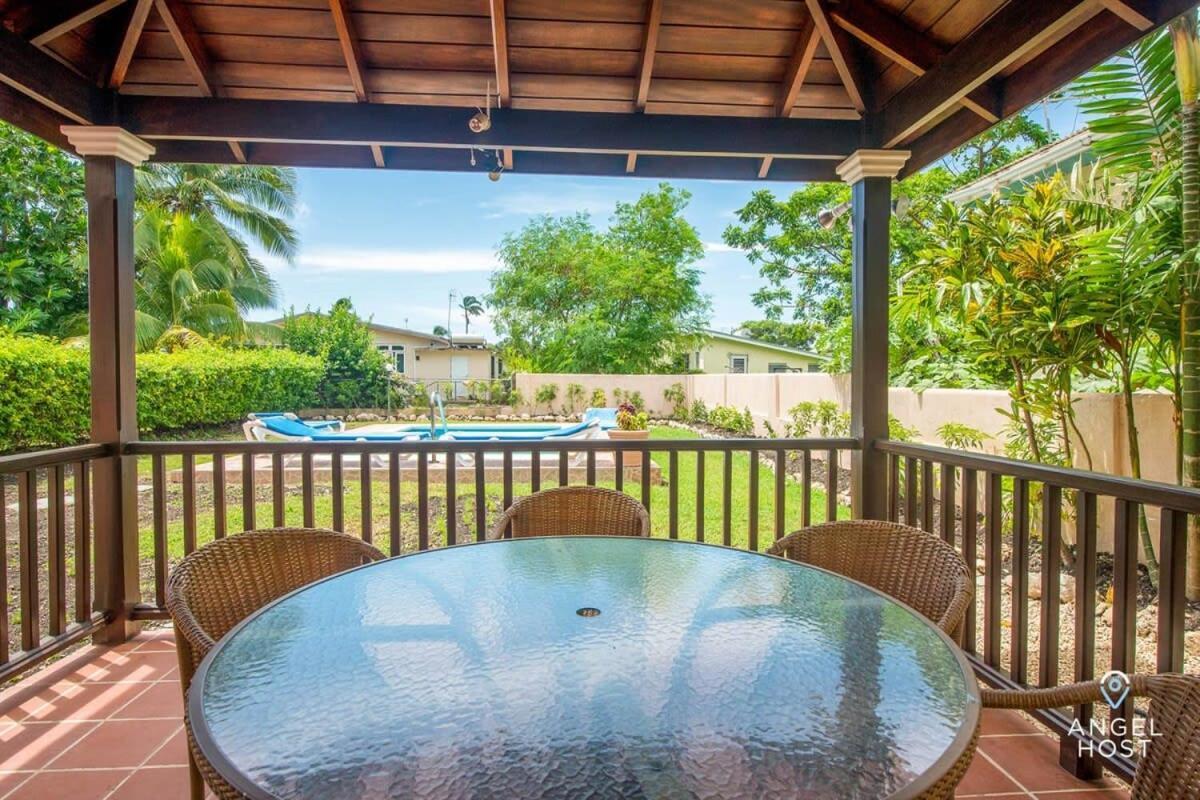 2-Story Townhome With Private Pool, Ideal For Group! Christ Church Exterior photo