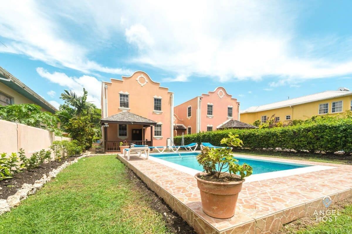 2-Story Townhome With Private Pool, Ideal For Group! Christ Church Exterior photo