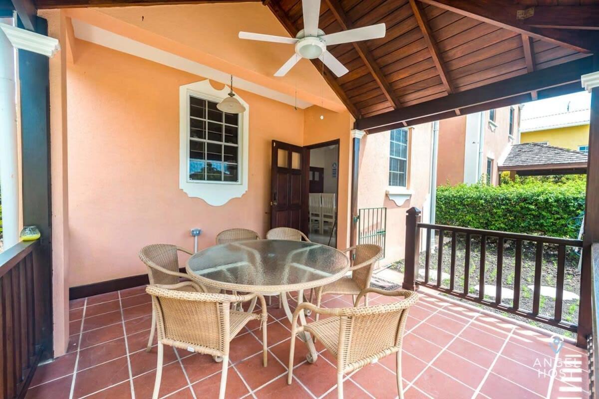 2-Story Townhome With Private Pool, Ideal For Group! Christ Church Exterior photo