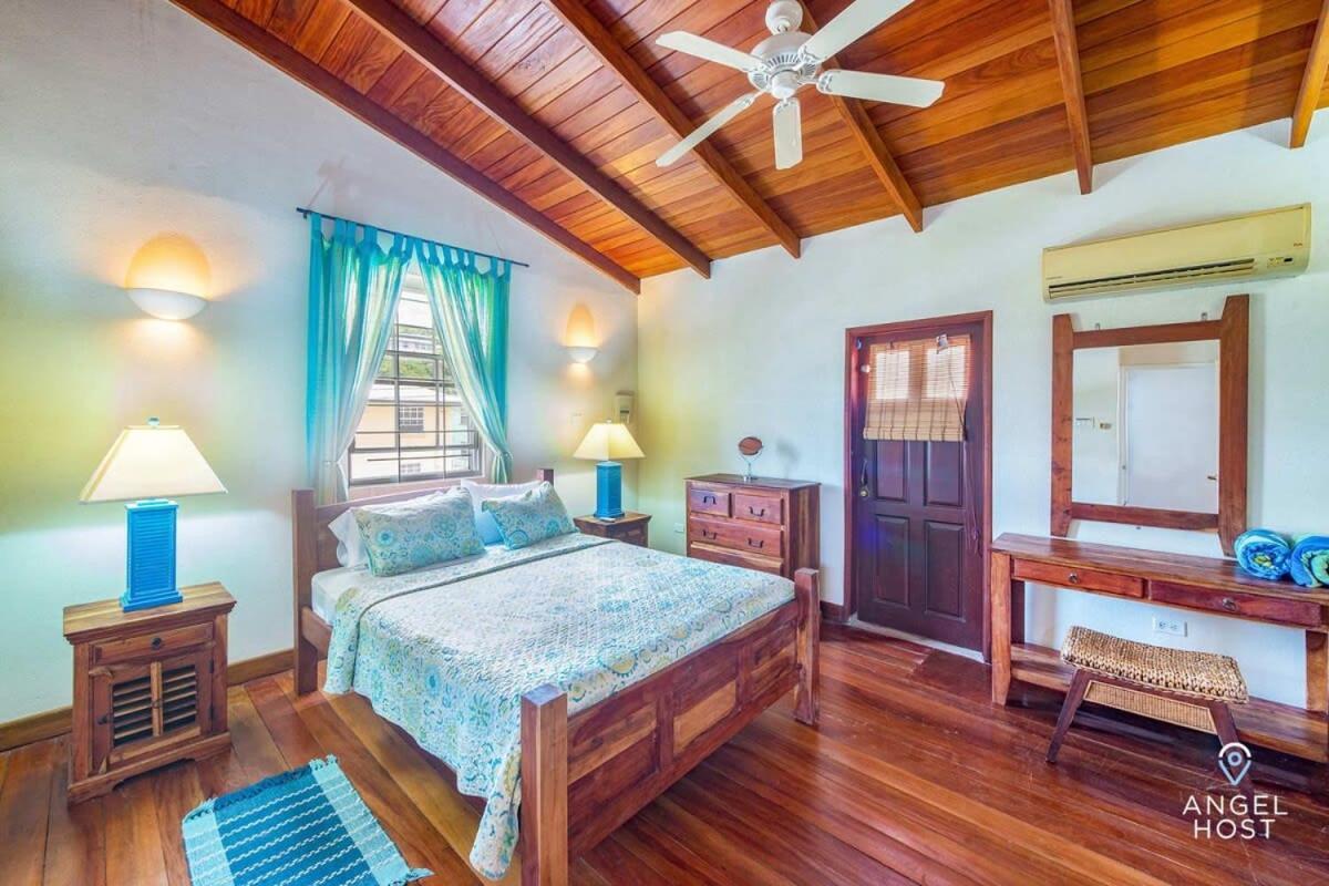 2-Story Townhome With Private Pool, Ideal For Group! Christ Church Exterior photo